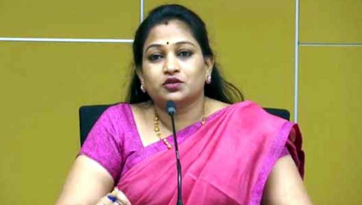 AP TDP: మహిళా సాధికారత సాధించటమంటే.. రోజా డ్యాన్స్లు వేసినంత తేలిక కాదు AP TDP: మహిళా సాధికారత సాధించటమంటే.. రోజా డ్యాన్స్లు వేసినంత తేలిక కాదు