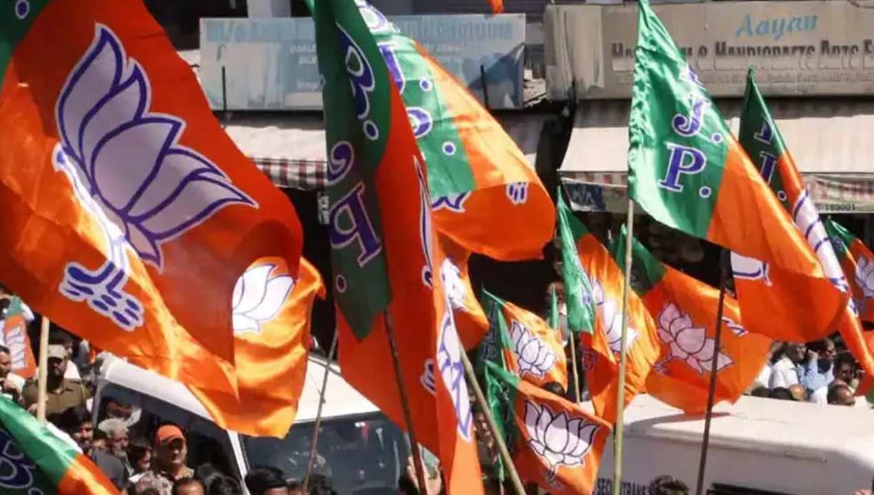 TS BJP : నేడు జిల్లా కేంద్రాల్లో బీజేపీ నిరసన ర్యాలీలు.. సద్దలోనిపల్లెలో నిరసన దీక్ష చేయనున్న బండి.. TS BJP : నేడు జిల్లా కేంద్రాల్లో బీజేపీ నిరసన ర్యాలీలు.. సద్దలోనిపల్లెలో నిరసన దీక్ష చేయనున్న బండి..