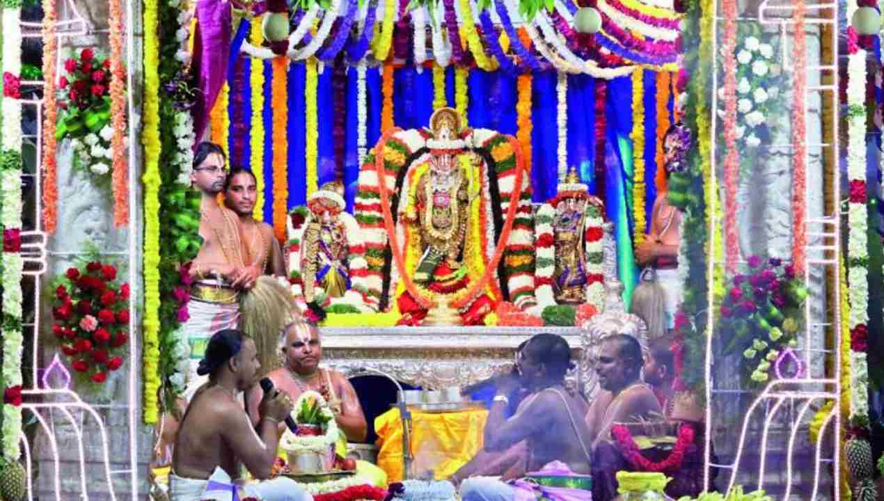 Vontimitta: నేడు ఒంటిమిట్టలో సీతారాముల కల్యాణానికి హాజరుకానున్న సీఎం జగన్.. పర్యటన వివరాలు ఇలా.. Vontimitta: నేడు ఒంటిమిట్టలో సీతారాముల కల్యాణానికి హాజరుకానున్న సీఎం జగన్.. పర్యటన వివరాలు ఇలా..