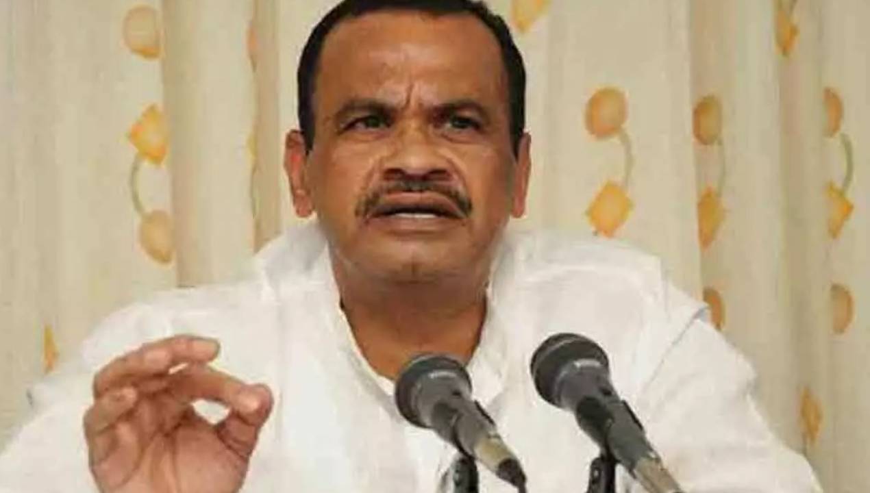 Komatireddy venkat reddy: రేపటి రేవంత్ ప్రోగ్రాంకు నేను హాజరుకాను.. నా నియోజకవర్గంలో.. Komatireddy venkat reddy: రేపటి రేవంత్ ప్రోగ్రాంకు నేను హాజరుకాను.. నా నియోజకవర్గంలో..