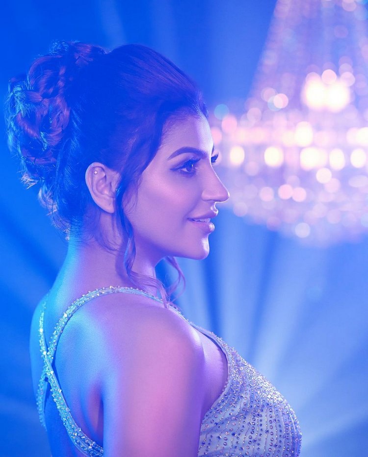Yashika Aannand9