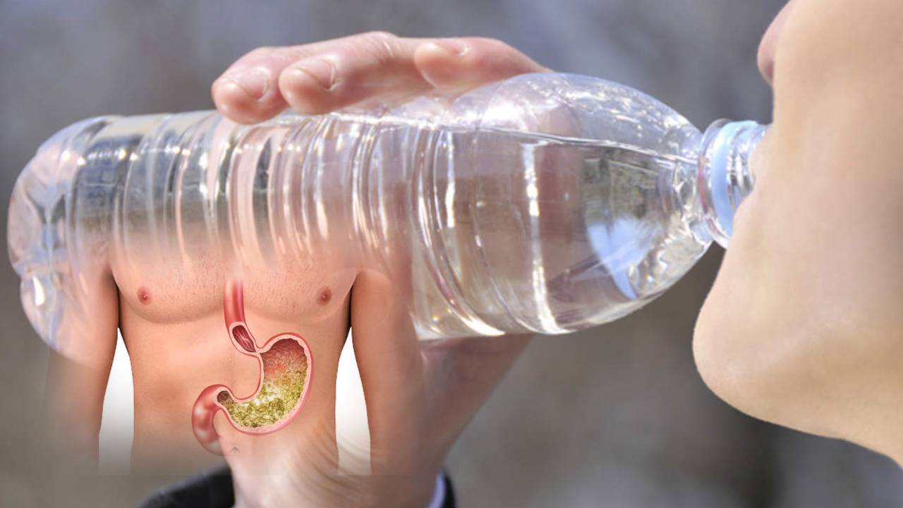 Water Bottle: వాటర్ బాటిల్ అడిగితే యాసిడ్ బాటిల్ ఇచ్చిన వ్యాపారి Water Bottle: వాటర్ బాటిల్ అడిగితే యాసిడ్ బాటిల్ ఇచ్చిన వ్యాపారి