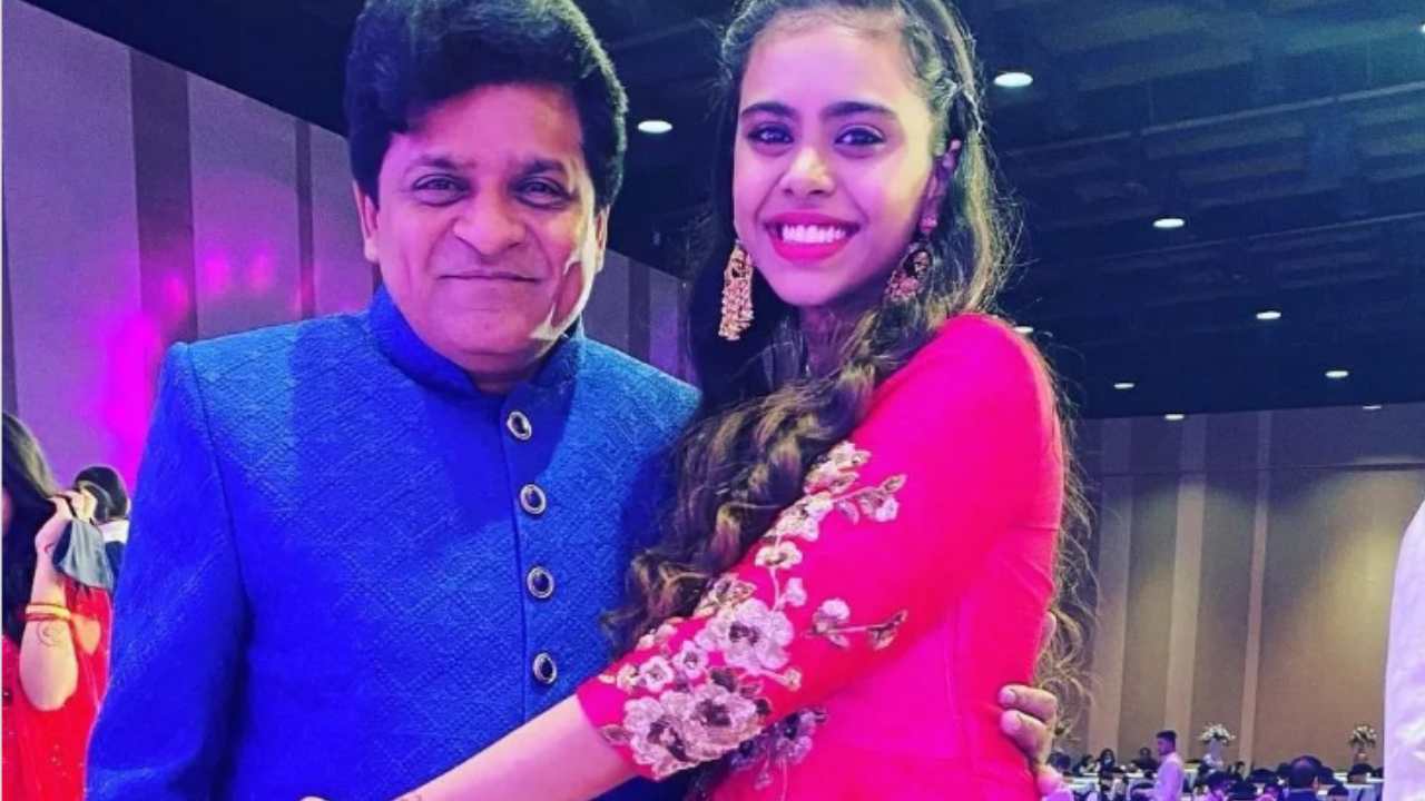 Ali : మా ఫ్యామిలిలో తనే ఫస్ట్.. కూతురిపై ఎమోషనల్ పోస్ట్ చేసిన కమెడియన్ అలీ.. Ali : మా ఫ్యామిలిలో తనే ఫస్ట్.. కూతురిపై ఎమోషనల్ పోస్ట్ చేసిన కమెడియన్ అలీ..