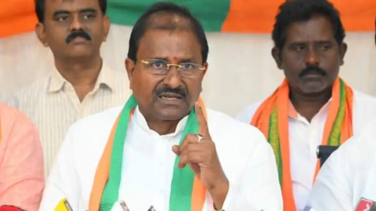 Somu Veerraju : కేసీఆర్పై సోమువీర్రాజు హాట్ కామెంట్స్ Somu Veerraju : కేసీఆర్పై సోమువీర్రాజు హాట్ కామెంట్స్