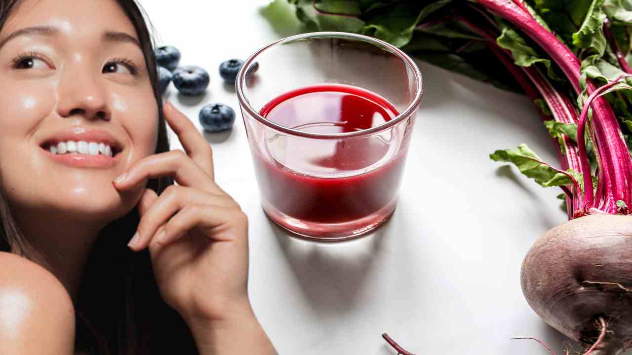 Beetroot : వృద్ధాప్య ఛాయలు తొలగించే బీట్రూట్ గుజ్జుతో ఫేస్ ప్యాక్! Beetroot : వృద్ధాప్య ఛాయలు తొలగించే బీట్రూట్ గుజ్జుతో ఫేస్ ప్యాక్!