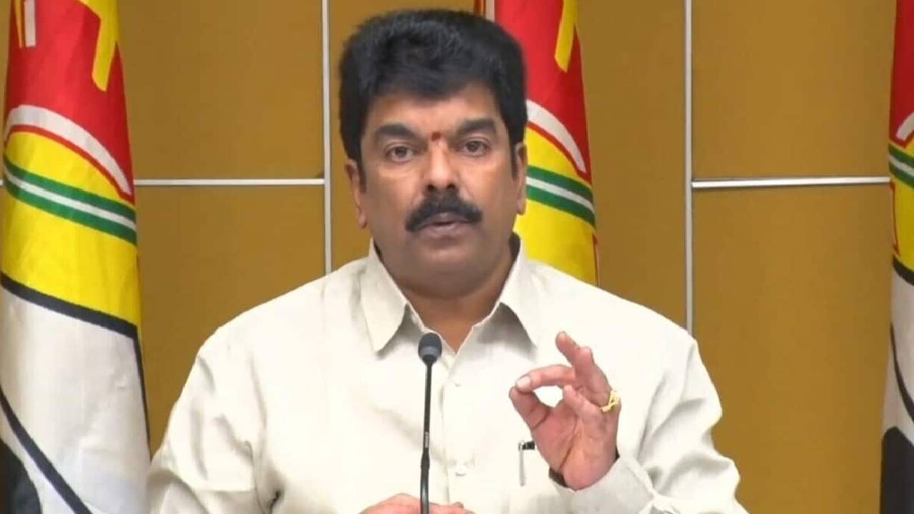 Bonda Uma: మహిళలకు భద్రత కల్పించాలంటూ బోండా ఉమ ధర్నా Bonda Uma: మహిళలకు భద్రత కల్పించాలంటూ బోండా ఉమ ధర్నా