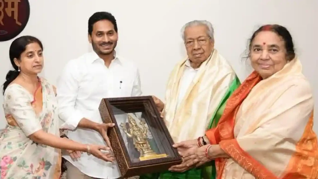 Cm Ys Jagan With Governor