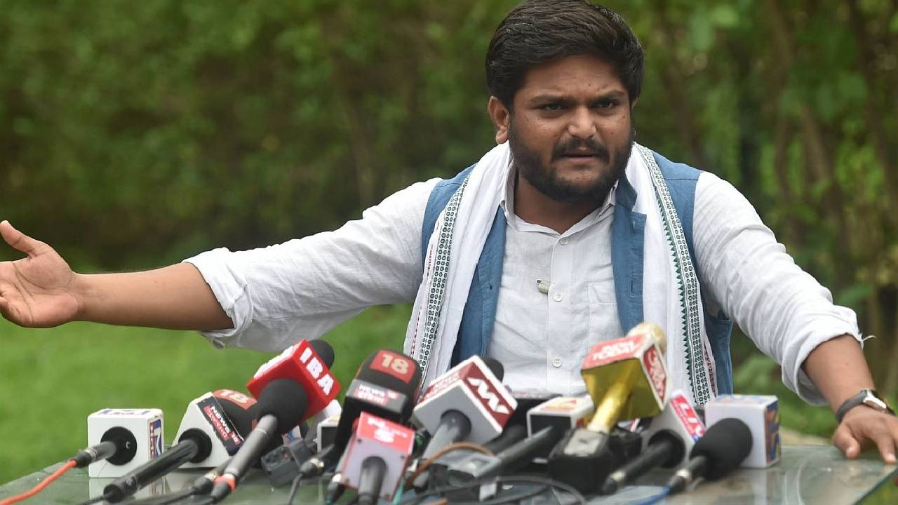 Hardik Patel: కాంగ్రెస్కు హార్ధిక్ పటేల్ ఝలక్ Hardik Patel: కాంగ్రెస్కు హార్ధిక్ పటేల్ ఝలక్