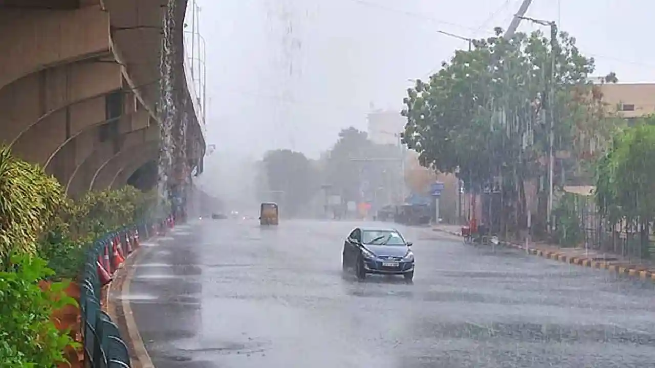 Hyderabad Rains : హైదరాబాద్లో పలు ప్రాంతాల్లో వర్షం Hyderabad Rains : హైదరాబాద్లో పలు ప్రాంతాల్లో వర్షం