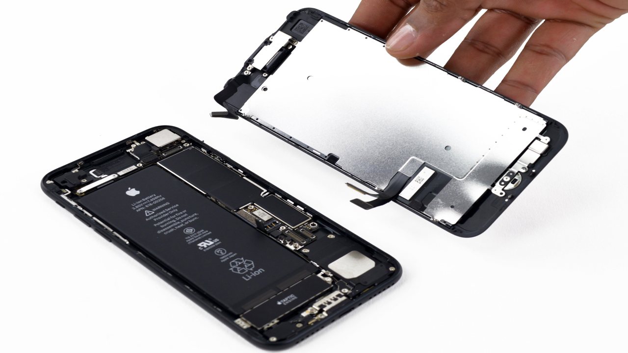 Iphone Users Can Now Repair Their Phone’s Broken Screen, Damaged Battery At Home