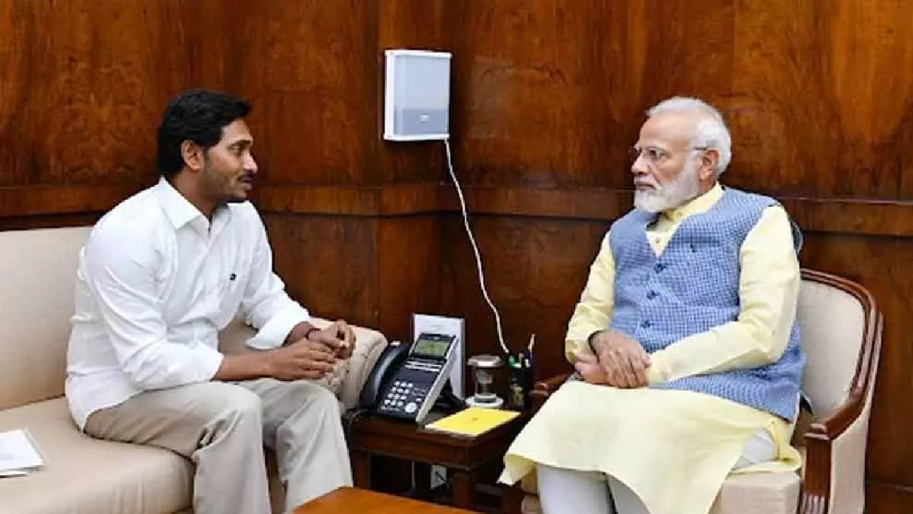 CM YS Jagan: రెండు రోజుల పాటు ఢిల్లీలో బిజీ బిజీ: మధ్యాహ్ననికి తాడేపల్లి చేరుకోనున్న సీఎం జగన్ CM YS Jagan: రెండు రోజుల పాటు ఢిల్లీలో బిజీ బిజీ: మధ్యాహ్ననికి తాడేపల్లి చేరుకోనున్న సీఎం జగన్