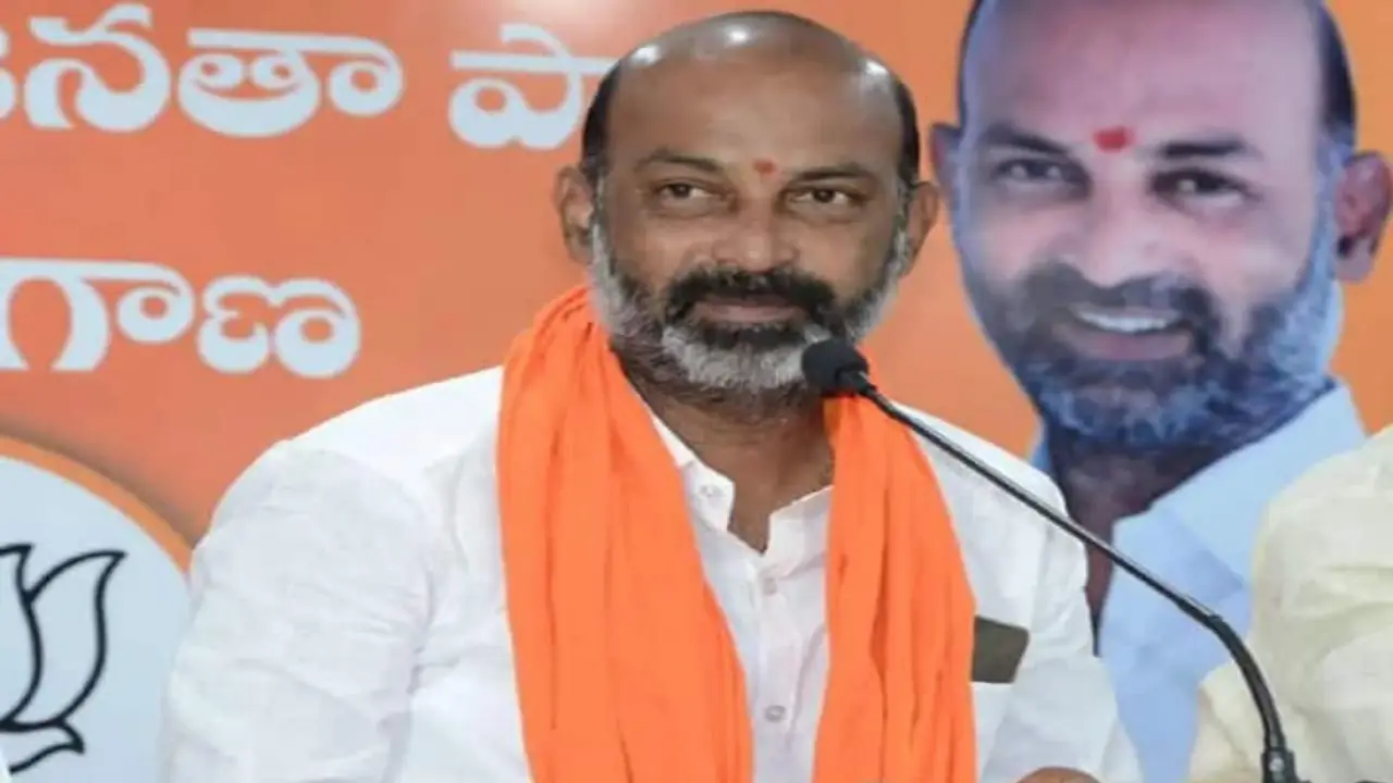 Telangana : బీజేపీని తిట్టటానికే టీఆర్ఎస్ ప్లీనరీ.. : బండి సంజయ్ Telangana : బీజేపీని తిట్టటానికే టీఆర్ఎస్ ప్లీనరీ.. : బండి సంజయ్