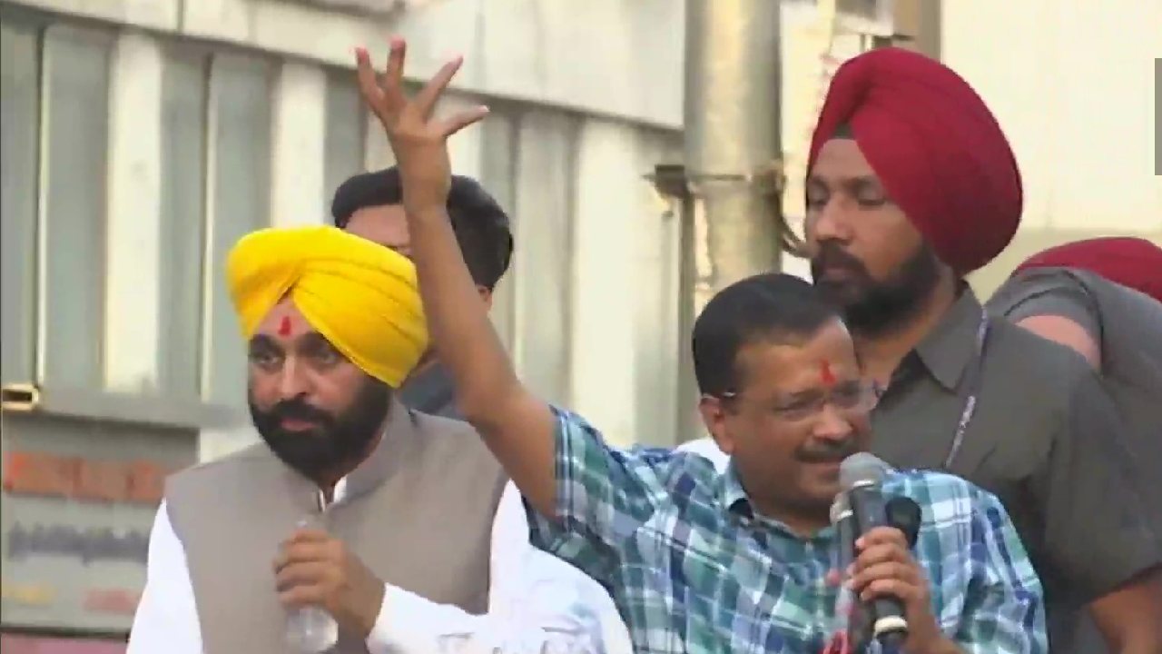Arvind Kejriwal: అవినీతిలేకుండా చేస్తా ఆమ్ ఆద్మీ పార్టీకి ఒక్క అవకాశం ఇవ్వండి: గుజరాత్లో అరవింద్ కేజ్రీవాల్ Arvind Kejriwal: అవినీతిలేకుండా చేస్తా ఆమ్ ఆద్మీ పార్టీకి ఒక్క అవకాశం ఇవ్వండి: గుజరాత్లో అరవింద్ కేజ్రీవాల్