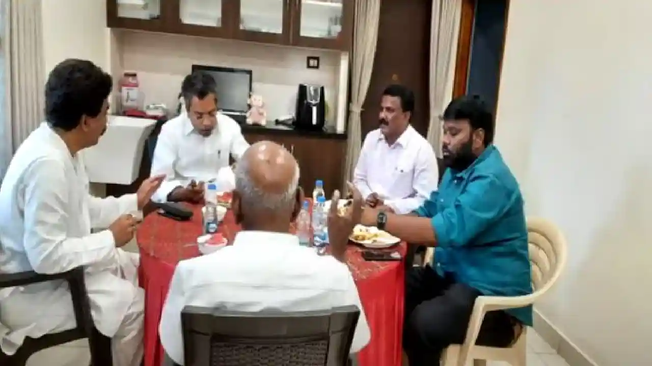 Lagadapati Rajagopal : మళ్లీ రాజకీయాలలోకి లగడపాటి ? Lagadapati Rajagopal : మళ్లీ రాజకీయాలలోకి లగడపాటి ?