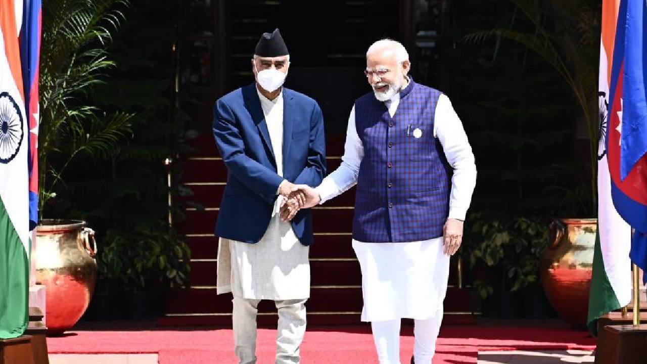 India – Nepal: భారత్ నేపాల్ మధ్య దృఢమైన బంధం: రైలు మార్గాన్ని ప్రారంభించిన ప్రధాని మోదీ India – Nepal: భారత్ నేపాల్ మధ్య దృఢమైన బంధం: రైలు మార్గాన్ని ప్రారంభించిన ప్రధాని మోదీ