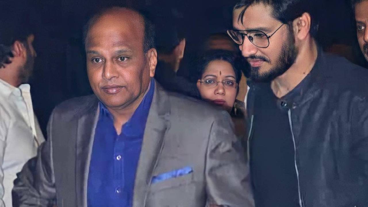 Nikhil : వేలాదిమందికి దిశా నిర్దేశం చేశావు.. మిస్ యు నాన్న.. హీరో నిఖిల్ ఎమోషనల్ పోస్ట్ Nikhil : వేలాదిమందికి దిశా నిర్దేశం చేశావు.. మిస్ యు నాన్న.. హీరో నిఖిల్ ఎమోషనల్ పోస్ట్