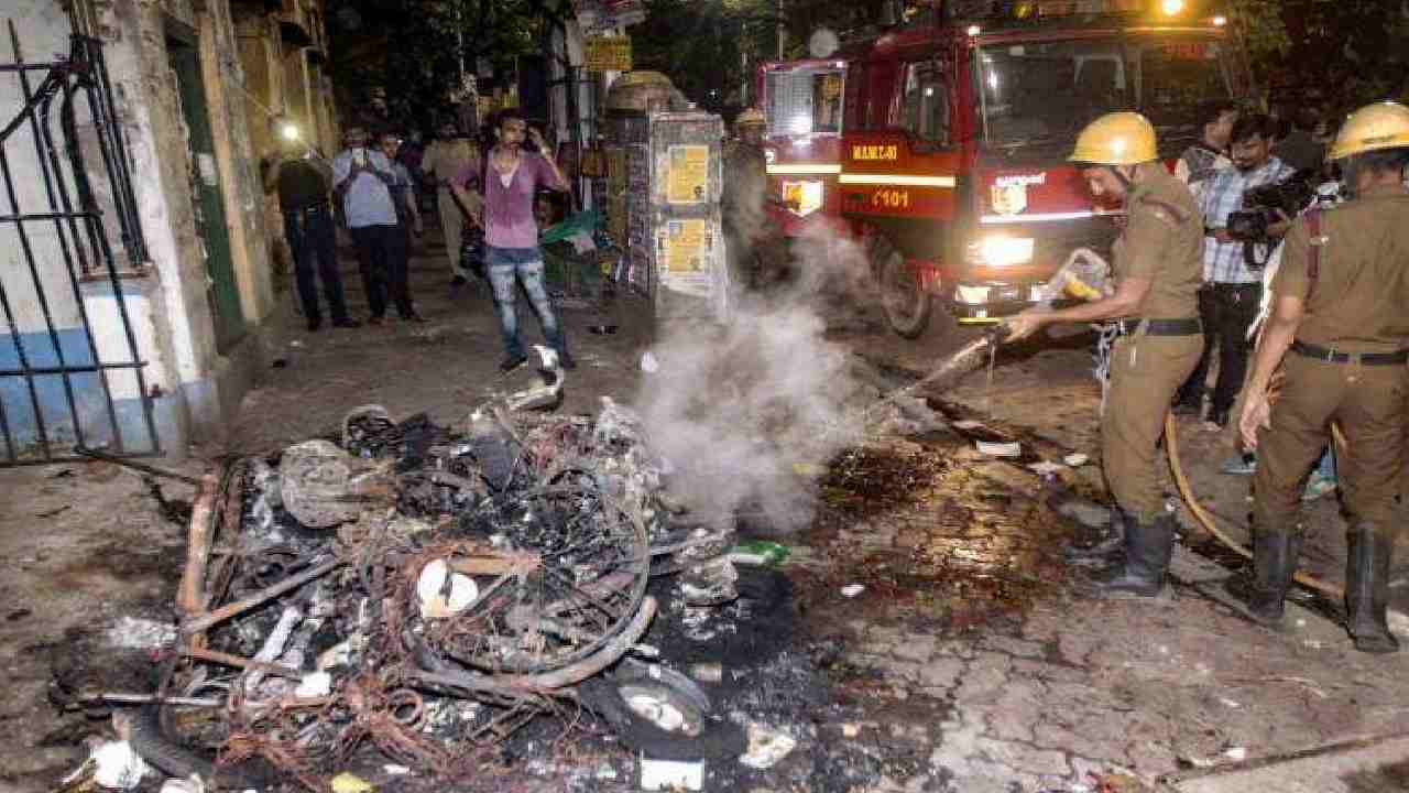 west bengal: బెంగాల్లో రాష్ట్రపతి పాలన కోరుతున్న లాయర్లు.. ఎందుకంటే! west bengal: బెంగాల్లో రాష్ట్రపతి పాలన కోరుతున్న లాయర్లు.. ఎందుకంటే!