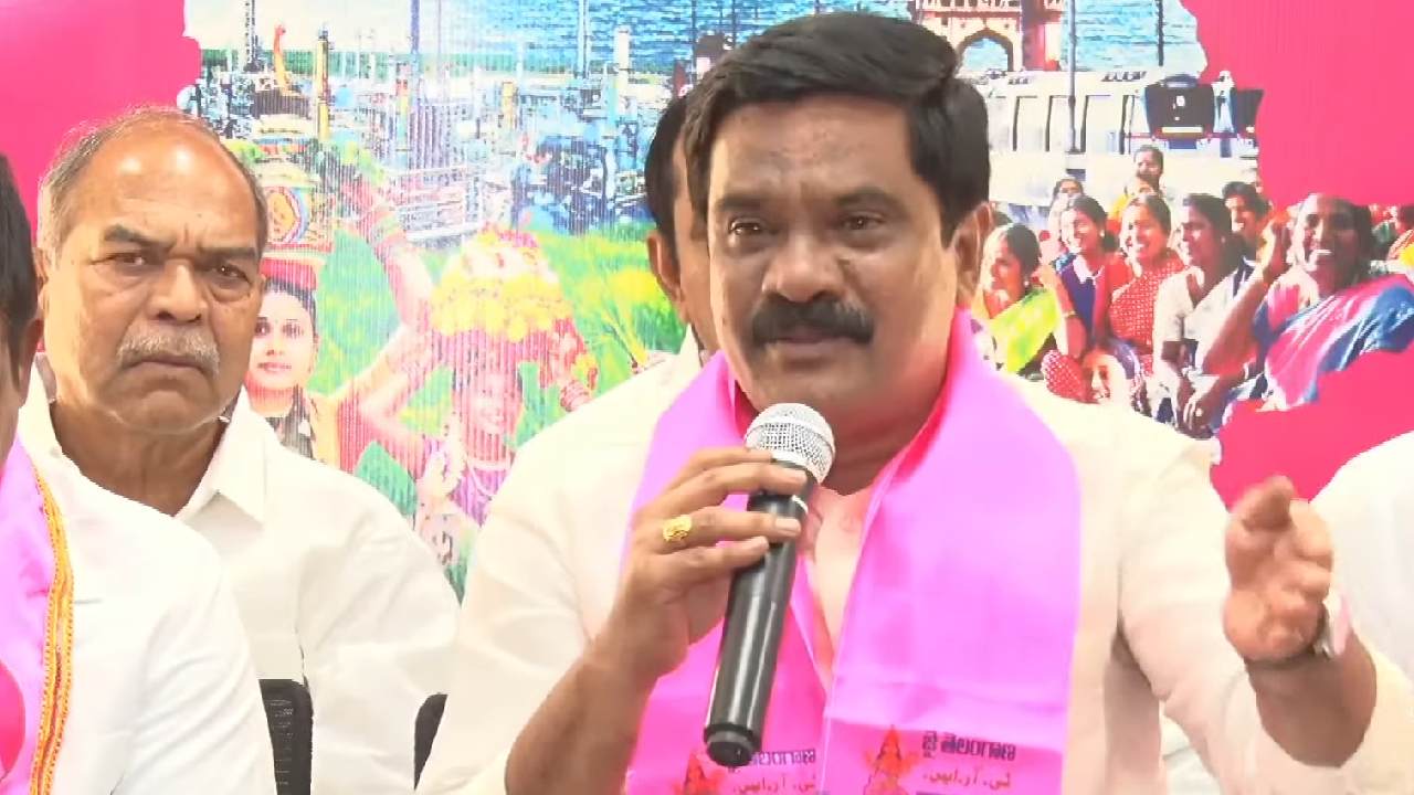 Vemula Prasanth Reddy: బీజేపీ ప్రభుత్వం వల్లే తెలంగాణ రైతులకు సమస్య: మంత్రి వేముల ప్రశాంత్ రెడ్డి Vemula Prasanth Reddy: బీజేపీ ప్రభుత్వం వల్లే తెలంగాణ రైతులకు సమస్య: మంత్రి వేముల ప్రశాంత్ రెడ్డి