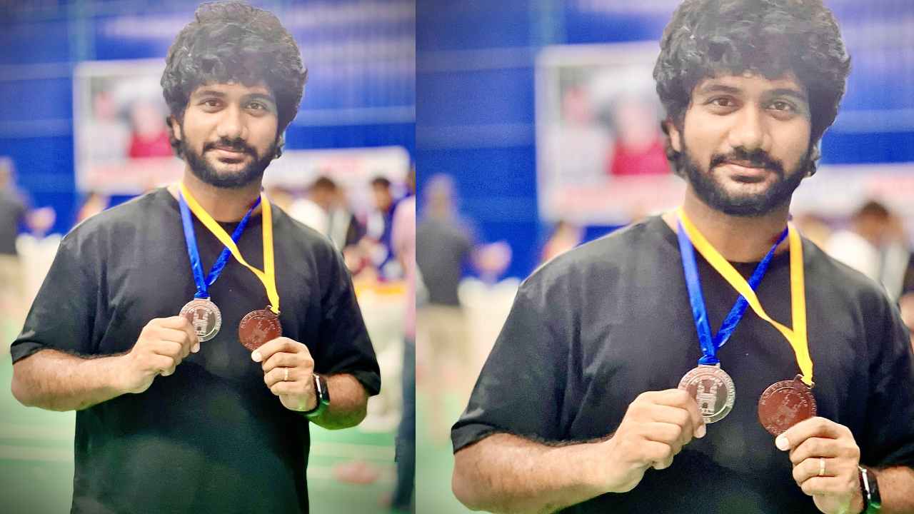 Prashanth Varma : ఓ వైపు సినిమాలు.. ఓ వైపు బ్యాడ్మింటన్ లో పతకాలు.. అదరగొట్టేస్తున్న యంగ్ డైరెక్టర్ Prashanth Varma : ఓ వైపు సినిమాలు.. ఓ వైపు బ్యాడ్మింటన్ లో పతకాలు.. అదరగొట్టేస్తున్న యంగ్ డైరెక్టర్