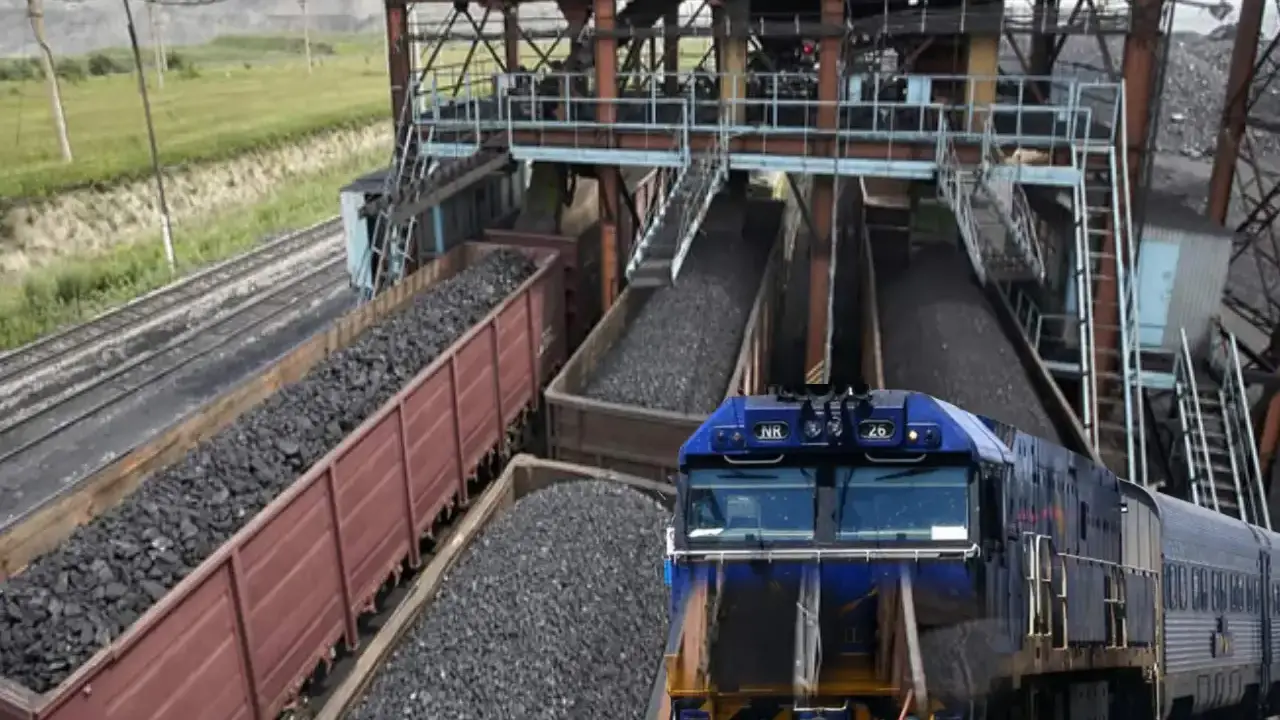 Coal Shortage : విద్యుత్ సంక్షోభం.. 650 రైళ్లు రద్దు! Coal Shortage : విద్యుత్ సంక్షోభం.. 650 రైళ్లు రద్దు!