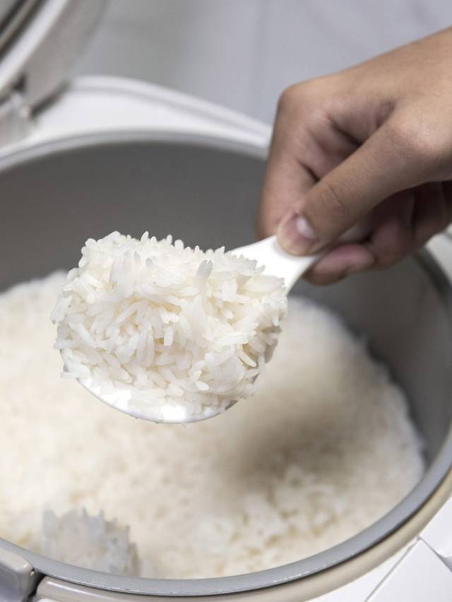 రైస్ కుక్కర్‌లో వండిన అన్నం తింటున్నారా? ఎంత ప్రమాదమో తెలుసా 10TV