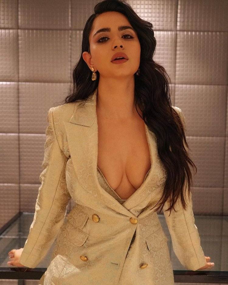 Soundarya Sharma4