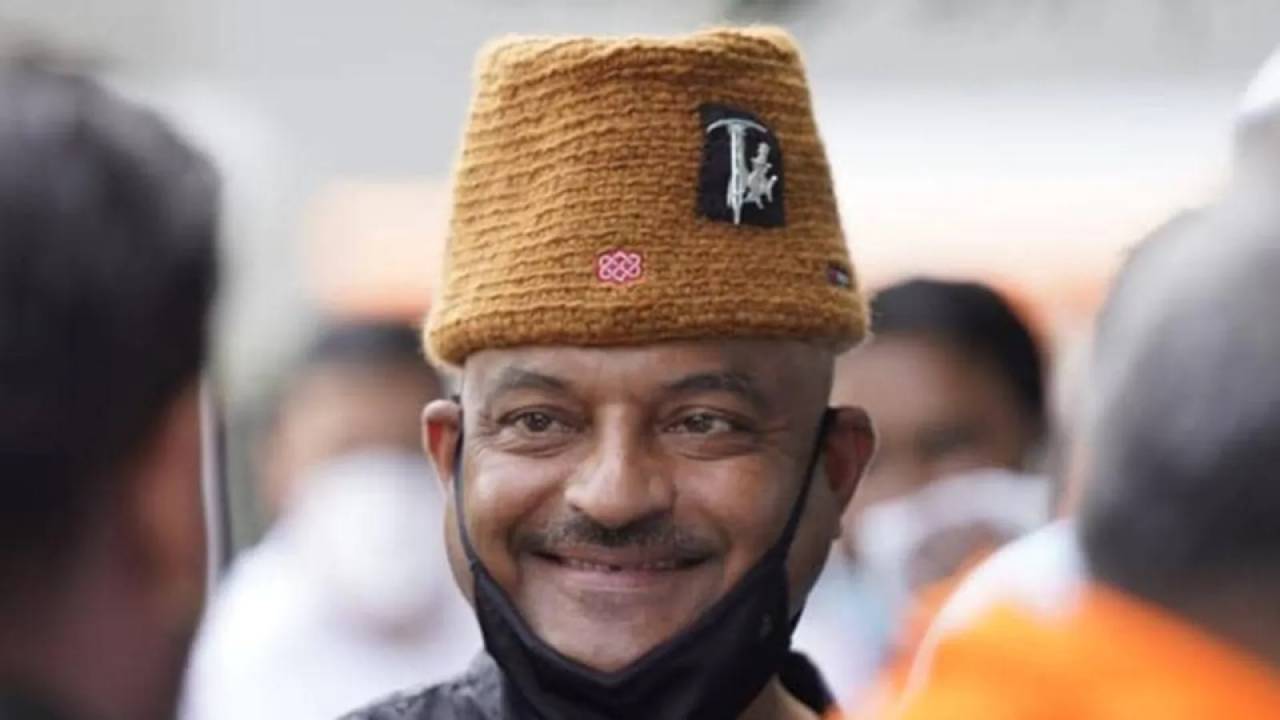 AAP-Uttarakhand: ఆప్ సీఎం అభ్యర్థి.. పార్టీకి రాజీనామా AAP-Uttarakhand: ఆప్ సీఎం అభ్యర్థి.. పార్టీకి రాజీనామా