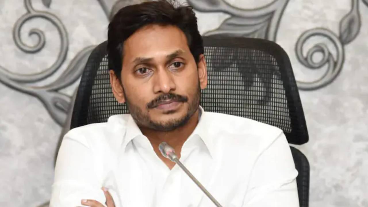 AP Cabinet Meeting: నేడు ఏపీ కేబినెట్ భేటీ.. ప్రధాన చర్చ ఆ అంశాలపైనే.. AP Cabinet Meeting: నేడు ఏపీ కేబినెట్ భేటీ.. ప్రధాన చర్చ ఆ అంశాలపైనే..