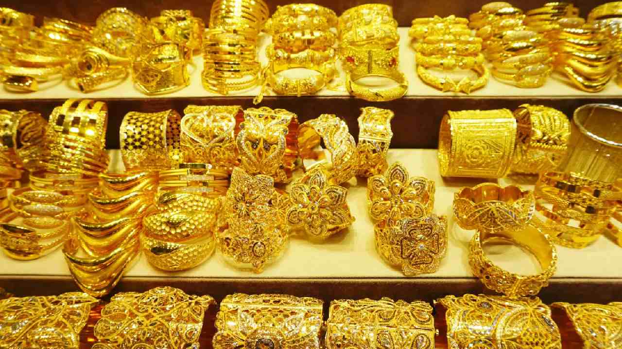 Akshaya Tritiya: అక్షయ తృతీయ ఎఫెక్ట్.. బంగారం అమ్మకాల్లో రికార్డు Akshaya Tritiya: అక్షయ తృతీయ ఎఫెక్ట్.. బంగారం అమ్మకాల్లో రికార్డు