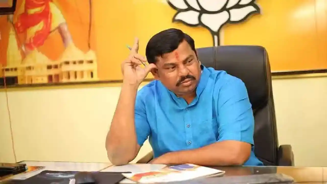 Raja Singh : ఆవులను తరలిస్తున్న వారిపై చర్యలు తీసుకోవాలి-రాజాసింగ్ Raja Singh : ఆవులను తరలిస్తున్న వారిపై చర్యలు తీసుకోవాలి-రాజాసింగ్
