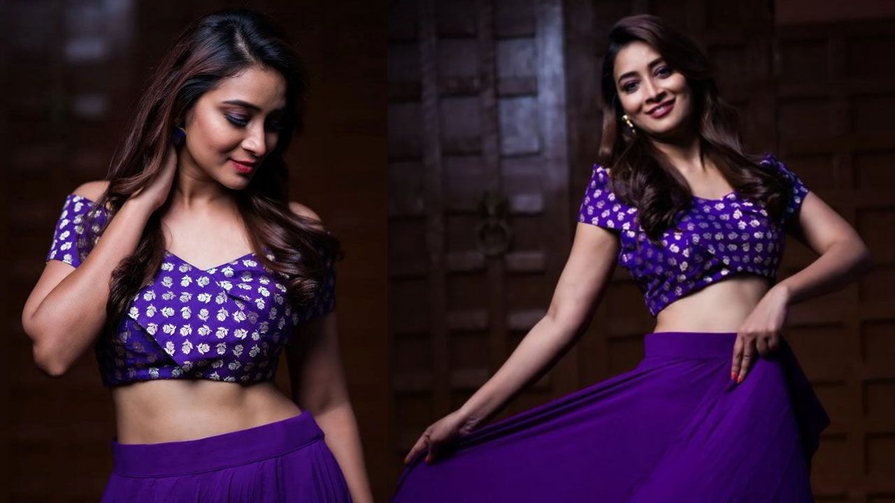 Bhanu Shree: నీలిరంగు డ్రెస్సులో మనసులు దోచేస్తున్న భానుశ్రీ!