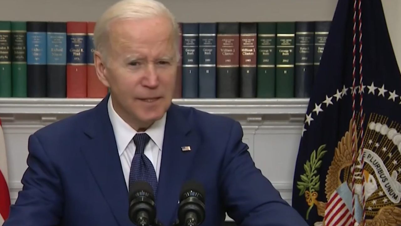 Biden Emotional : అమెరికాలో మారణహోమం.. బైడెన్ భావోద్వేగం..! Biden Emotional : అమెరికాలో మారణహోమం.. బైడెన్ భావోద్వేగం..!