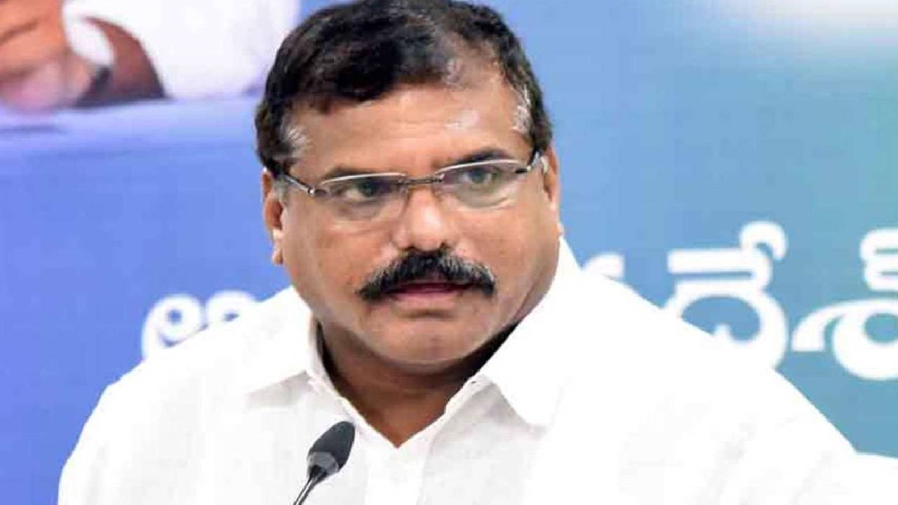 Botsa Satyanarayana: మా నాయకుల ఇండ్లు మేమే తగులబెట్టుకుంటామా: బొత్స Botsa Satyanarayana: మా నాయకుల ఇండ్లు మేమే తగులబెట్టుకుంటామా: బొత్స