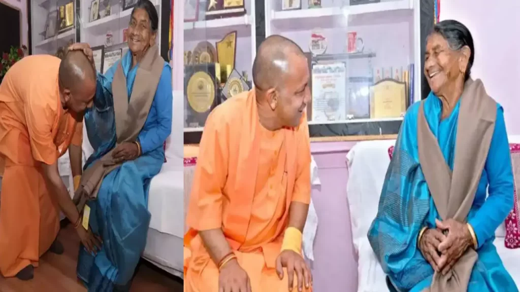 Cm Yogi Adityanath Taken Blessings From Mother