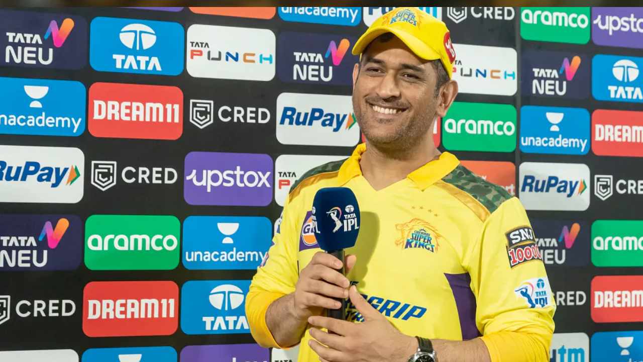MS Dhoni : ధోనీ వచ్చే సీజన్ ఆడతాడా? మిస్టర్ కూల్ ఏమన్నాడంటే? MS Dhoni : ధోనీ వచ్చే సీజన్ ఆడతాడా? మిస్టర్ కూల్ ఏమన్నాడంటే?