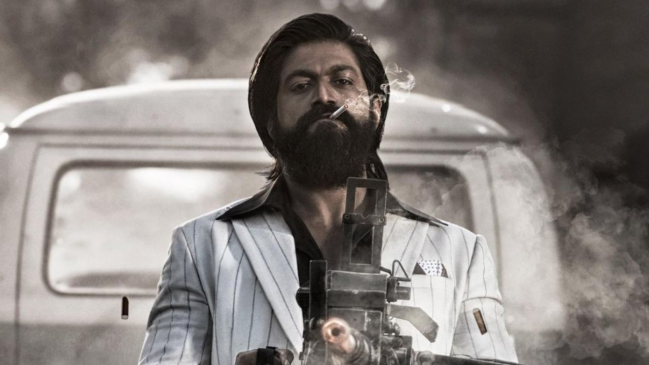 KGF2: కేజీయఫ్ 2 @ 400.. నాటౌట్! KGF2: కేజీయఫ్ 2 @ 400.. నాటౌట్!