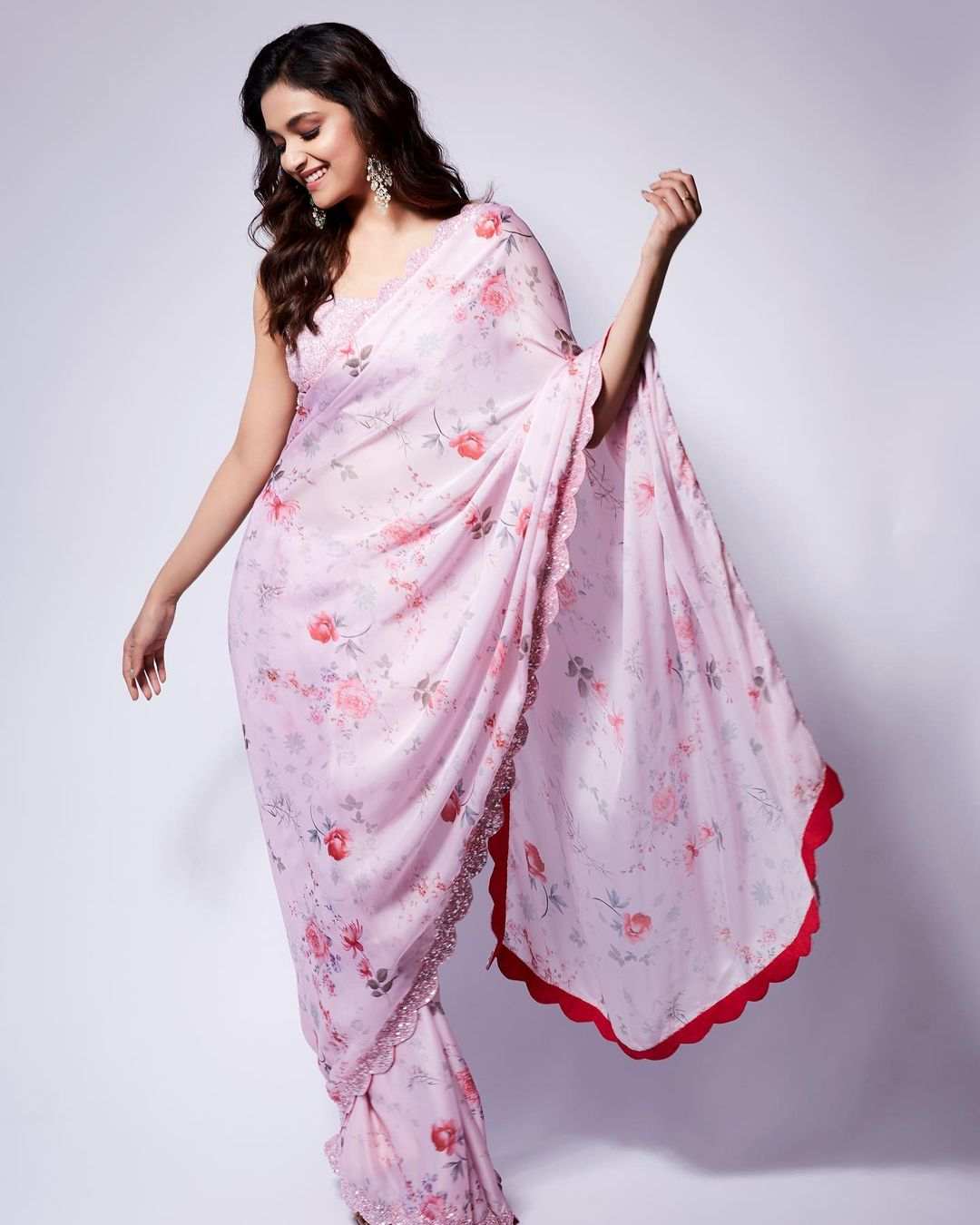 Keerthy Suresh Looks Amazing In Pink Saree002