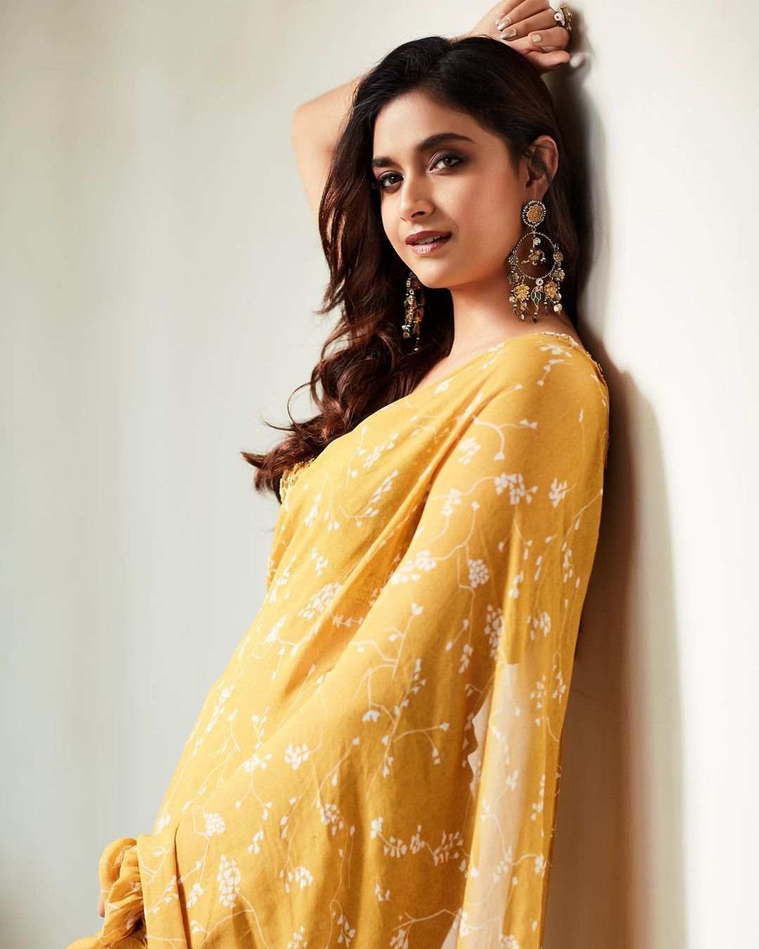 Keerthy Suresh Looks Amazing In Pink Saree008