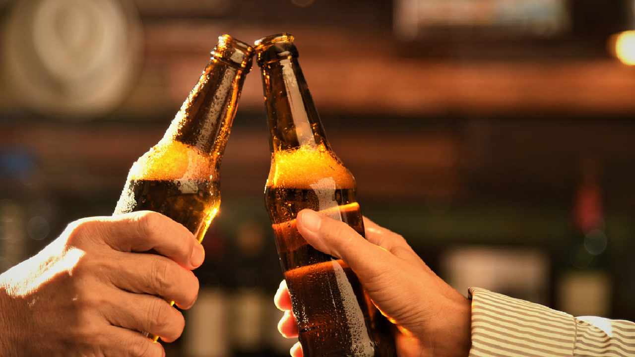 Liquor Prices: తెలంగాణలో పెరిగిన మద్యం ధరలు Liquor Prices: తెలంగాణలో పెరిగిన మద్యం ధరలు