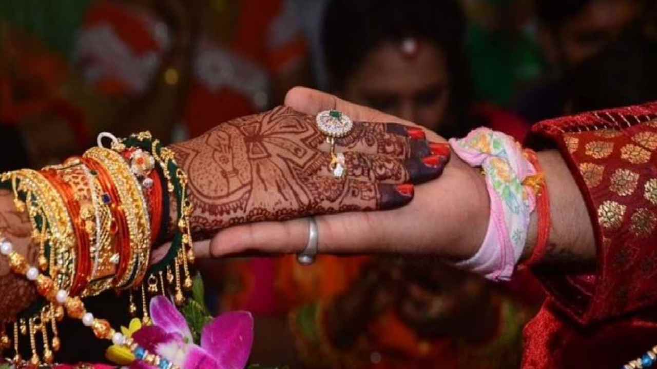 Hindu Girl: 16ఏళ్ల హిందూ యువతికి ముస్లింతో బలవంతపు పెళ్లి Hindu Girl: 16ఏళ్ల హిందూ యువతికి ముస్లింతో బలవంతపు పెళ్లి
