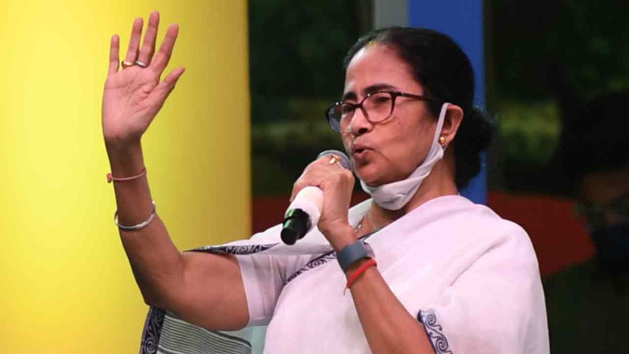 Mamata Eid Prayer : భారత్లో ప్రస్తుత పరిస్థితి ఏం బాగోలేదు : మమతా బెనర్జీ Mamata Eid Prayer : భారత్లో ప్రస్తుత పరిస్థితి ఏం బాగోలేదు : మమతా బెనర్జీ