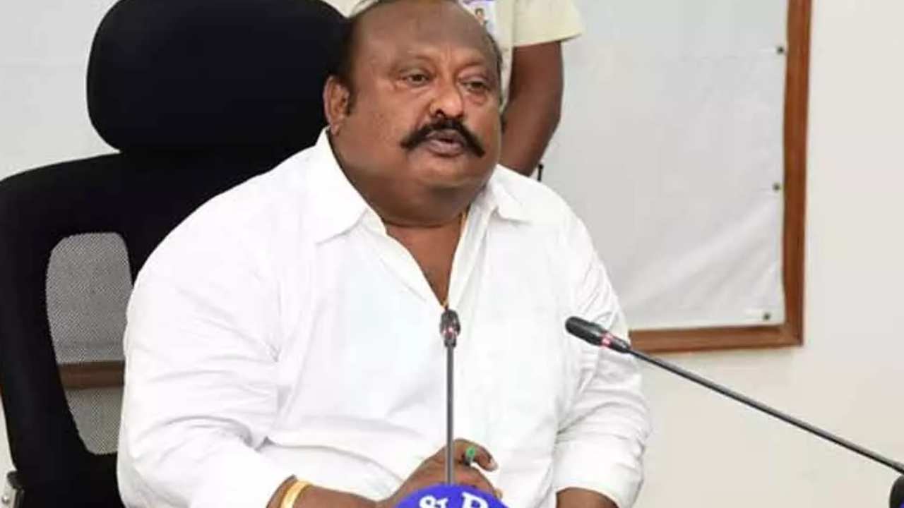 Minister gangula: ఎఫ్సీఐ తనిఖీలతో ధాన్యం కొనుగోళ్లు ఆపేందుకు కేంద్రం కుట్ర Minister gangula: ఎఫ్సీఐ తనిఖీలతో ధాన్యం కొనుగోళ్లు ఆపేందుకు కేంద్రం కుట్ర