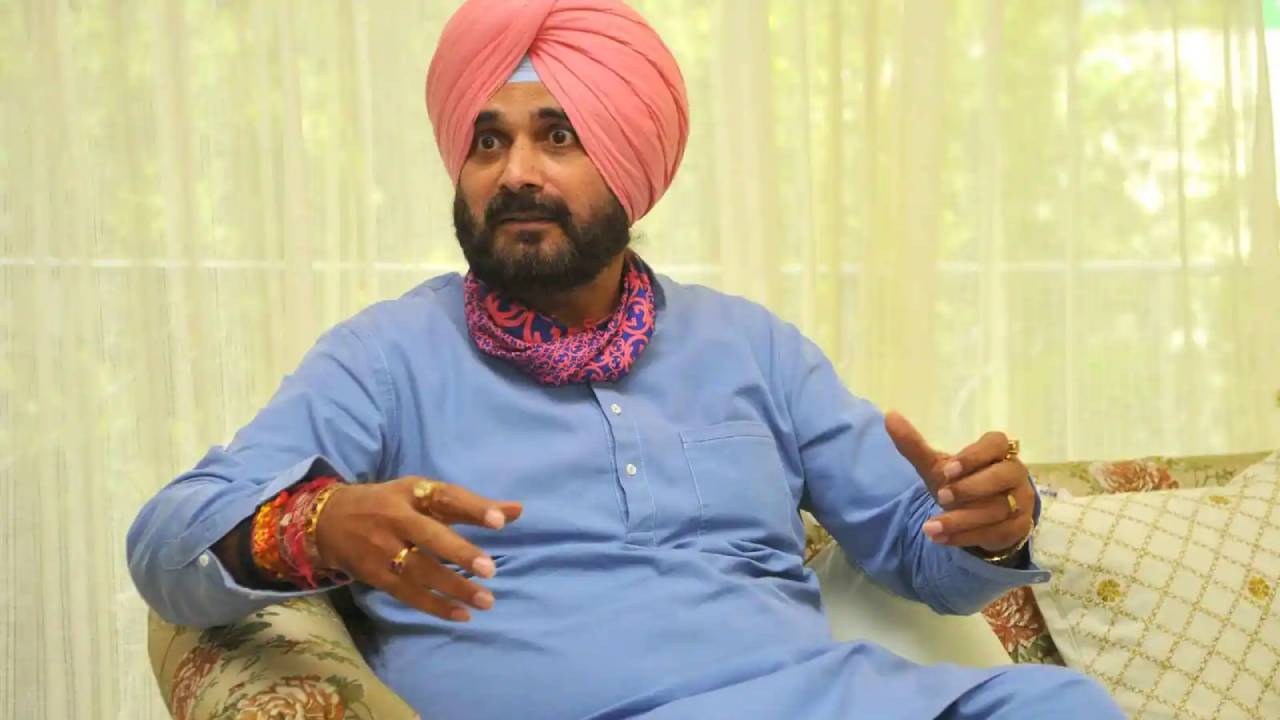Navjot Singh Sidhu: జైలులో క్లర్కుగా మారిన సిద్ధూ.. మూడు నెలల తర్వాతే జీతం Navjot Singh Sidhu: జైలులో క్లర్కుగా మారిన సిద్ధూ.. మూడు నెలల తర్వాతే జీతం