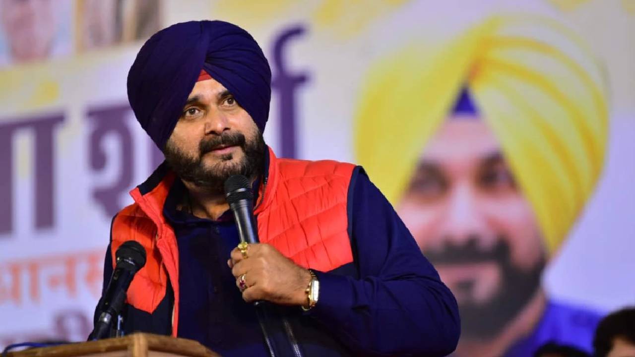 Navjot Singh Sidhu: కాంగ్రెస్ నేత సిద్ధూకు ఏడాది జైలు శిక్ష Navjot Singh Sidhu: కాంగ్రెస్ నేత సిద్ధూకు ఏడాది జైలు శిక్ష