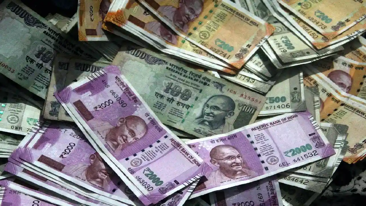 Andhra Pradesh : కారులో తరలిస్తున్న రూ.3 కోట్లు స్వాధీనం Andhra Pradesh : కారులో తరలిస్తున్న రూ.3 కోట్లు స్వాధీనం