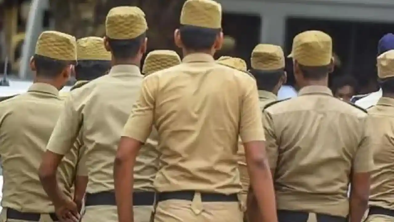 Benagaluru : ఆ కానిస్టేబుల్కు నలుగురు భార్యలు…! Benagaluru : ఆ కానిస్టేబుల్కు నలుగురు భార్యలు…!