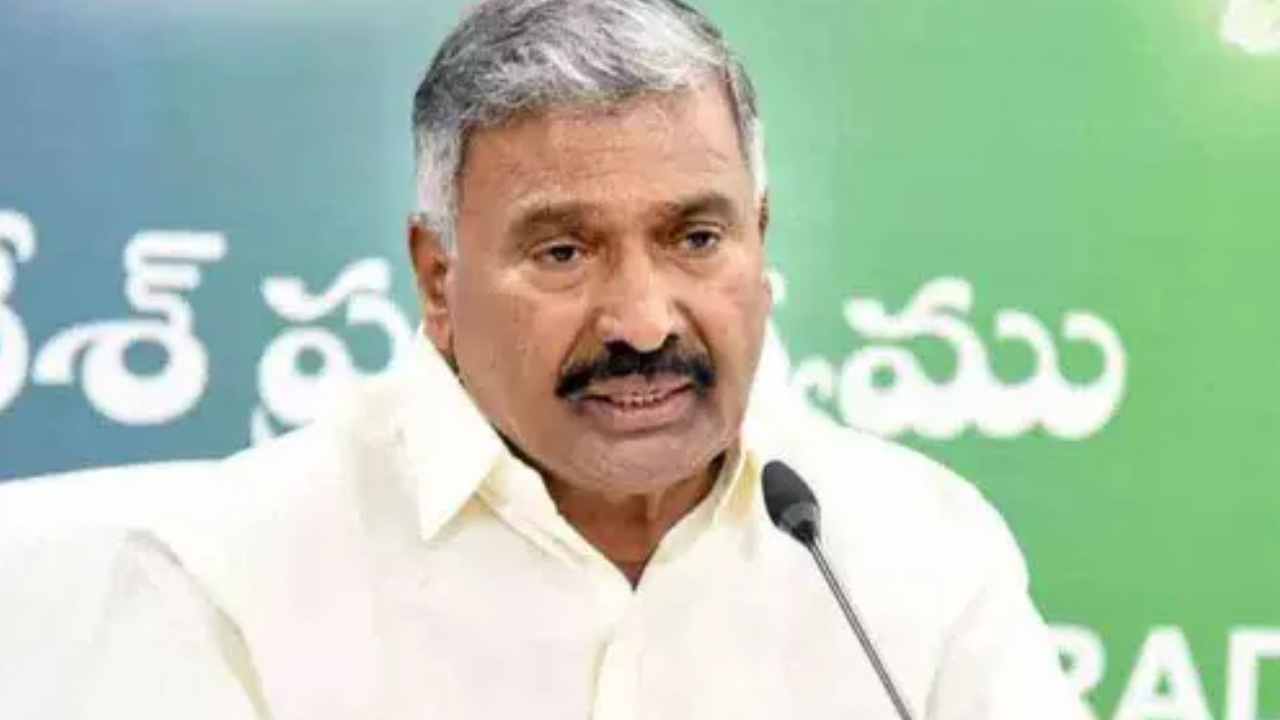 Minister Peddireddy: ఫోన్ ట్యాపింగ్ చేశామని నేను చెప్పలేదు.. తప్పుడు ప్రచారం చేస్తున్నారు Minister Peddireddy: ఫోన్ ట్యాపింగ్ చేశామని నేను చెప్పలేదు.. తప్పుడు ప్రచారం చేస్తున్నారు