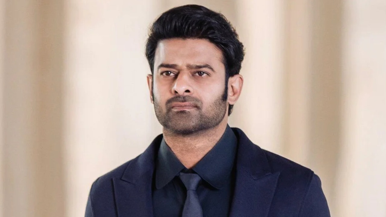Prabhas: ప్రభాస్ కోసం పోటీపడుతున్న కియారా, రష్మిక.. ఎవరు సెట్ అవుతారో? Prabhas: ప్రభాస్ కోసం పోటీపడుతున్న కియారా, రష్మిక.. ఎవరు సెట్ అవుతారో?
