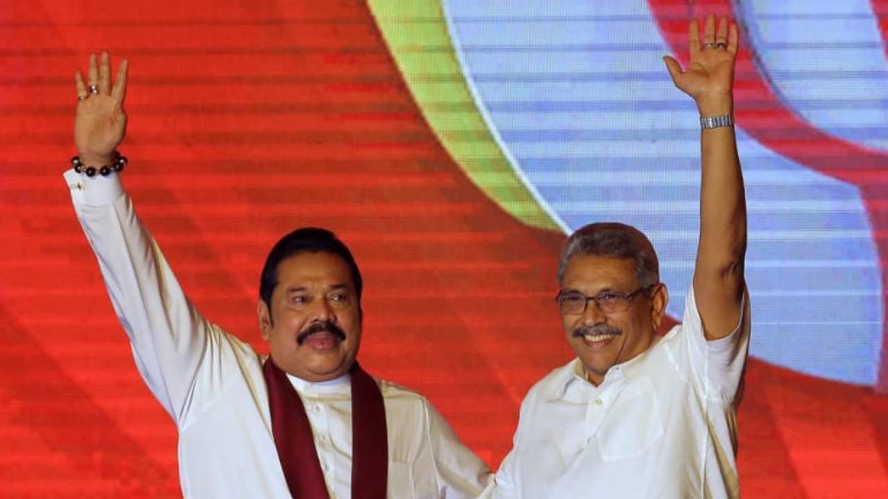 Sri lanka political crisis: శ్రీలంక అధ్యక్షుడు, ప్రధానమంత్రిపై అవిశ్వాస తీర్మానం.. Sri lanka political crisis: శ్రీలంక అధ్యక్షుడు, ప్రధానమంత్రిపై అవిశ్వాస తీర్మానం..
