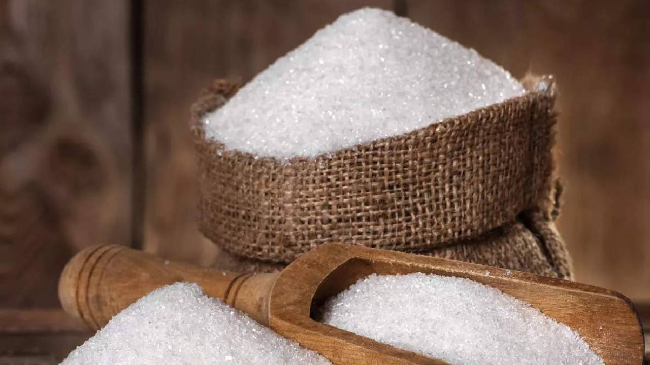 Sugar Exports: చక్కెర ఎగుమతులపై కేంద్రం నిషేధం Sugar Exports: చక్కెర ఎగుమతులపై కేంద్రం నిషేధం